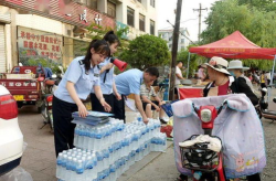 摆摊小姐姐龙岗,创意市集里的独特风采”