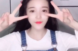 剪刀手小姐姐的照片,捕捉光影中的灵动瞬间